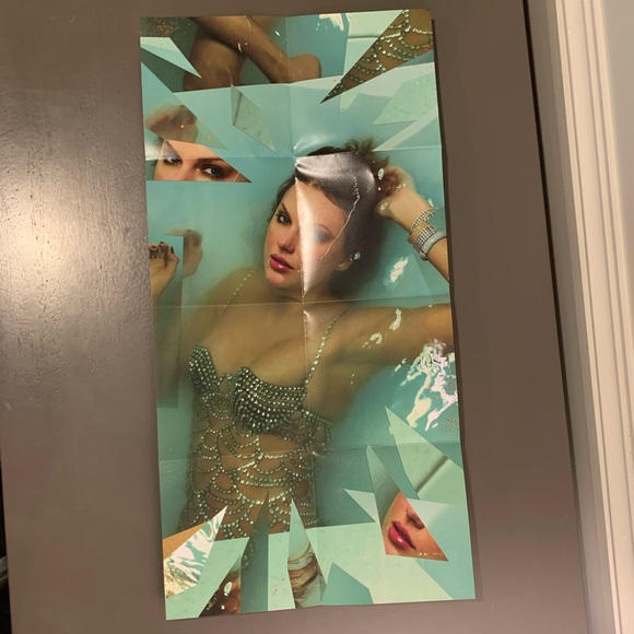 TLOAS Life of a Showgirl Sweat & Vanilla Orange Glitter Vinyl with CD Poster - Picture 11 of 13